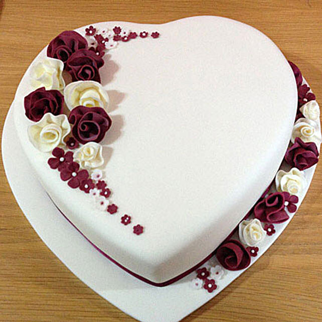 Divine Heart Cake 3kg Vanilla